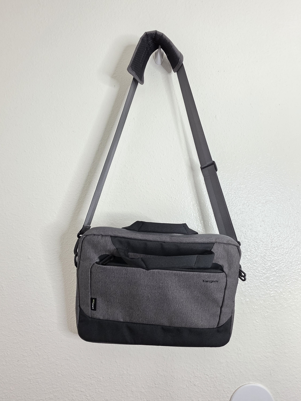 Targus Cypress EcoSmart 15" Laptop Bag Briefcase Slipcase Grey Excellent
